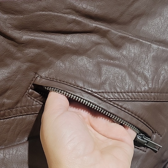 Ambiance Women's Brown Faux Leather Jacket Size Large - Picture 3 of 10